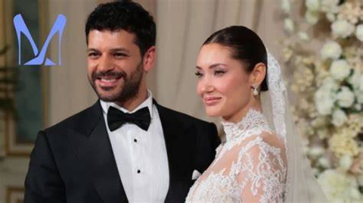 Şıklığı ve g&uuml;zelliğiyle hayran bıraktı! Tuba B&uuml;y&uuml;k&uuml;st&uuml;n Paris Moda Haftası'nda b&uuml;y&uuml;ledi