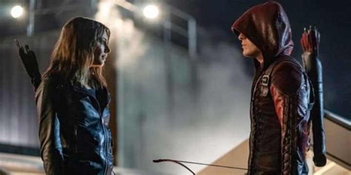 Best Arrowverse Relationships, Ranked
