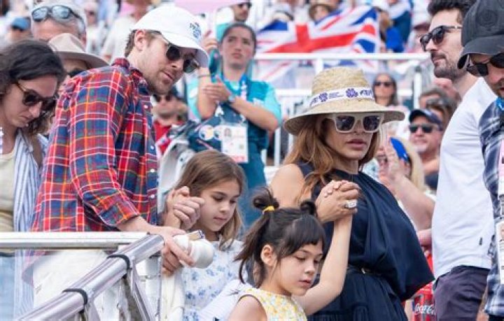 Captivating Moments: An Exploration Of Eva Mendes Photos