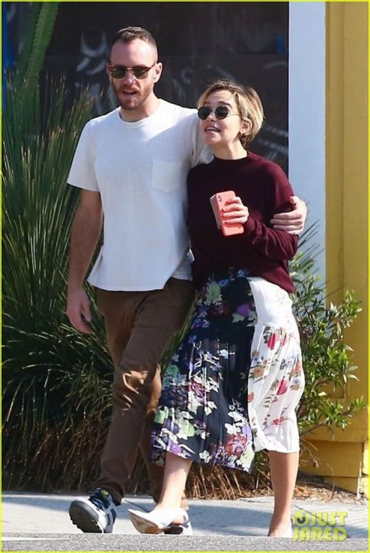 emilia clarke and new boyfriend charlie mcdowell picks up some groceries from erewhon out in los