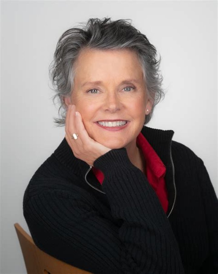 Everything About Amanda Bearse's Wife/Partner Carrie Schenken