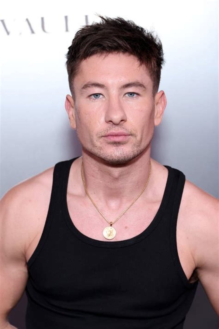 Exploring The Allure Of The Barry Keoghan Necklace