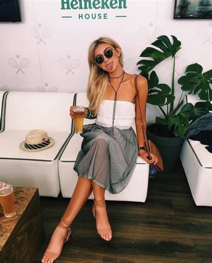 Gabrielle Epstein image