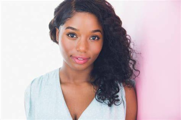 Hadar Busia Singleton