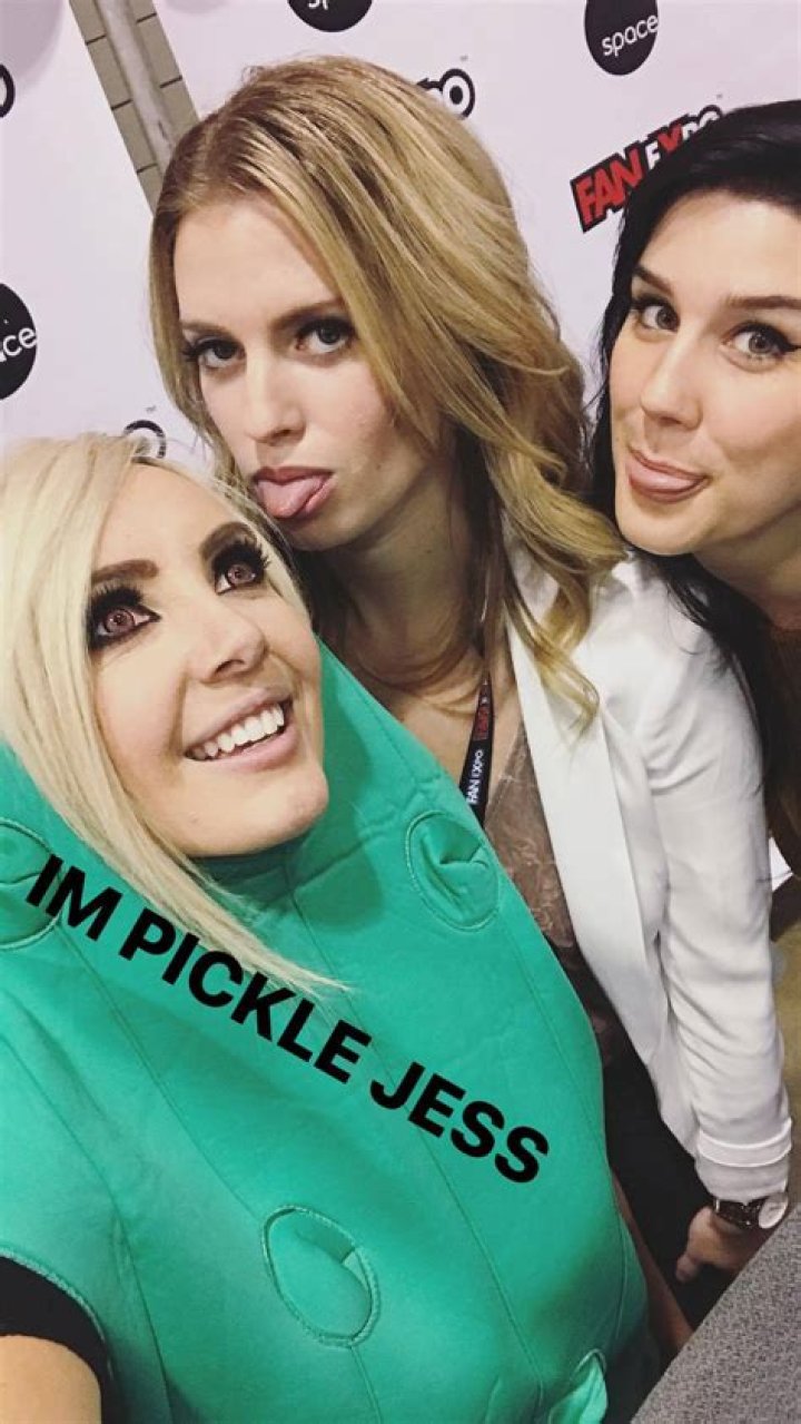 Jessica Nigri Scrolller