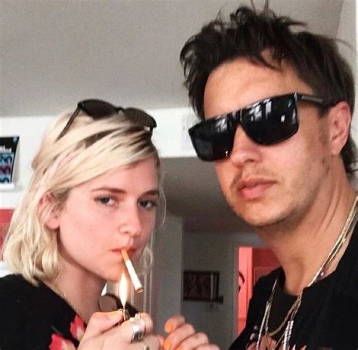 Julian Casablancas with his girlfriend Kaya Nichols in 2023 Julian casablancas, Julian, The