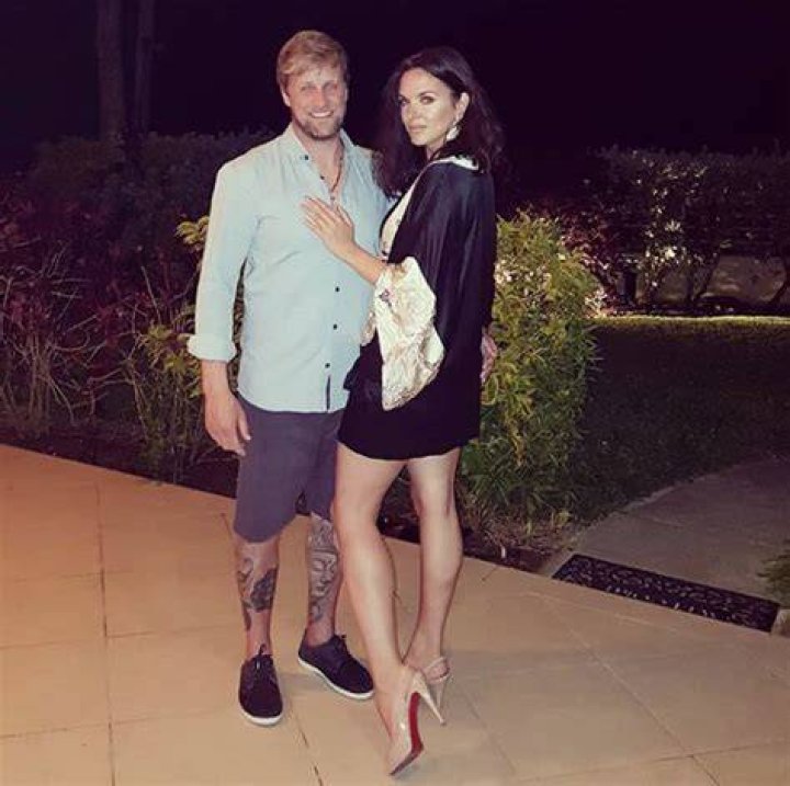 Kian Egan gushes over his wife, Jodia as she a fully trained yoga teacher VIP Magazine