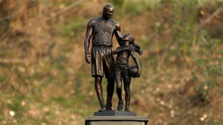 Kobe and Gianna Bryant statue placed at crash site on 2year