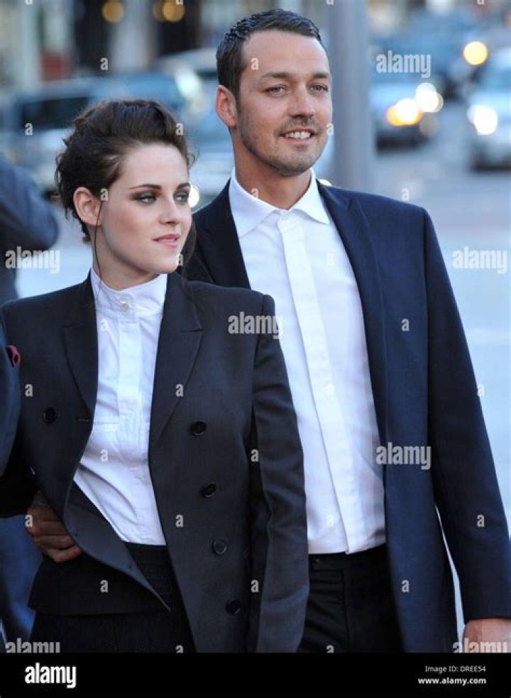 Kristen Stewart and Rupert Sanders Kissing Pictures POPSUGAR Celebrity