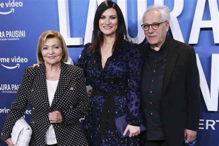 Laura Pausini chi &egrave; il marito Paolo Carta &ldquo;Era gi&agrave; sposato&rdquo;