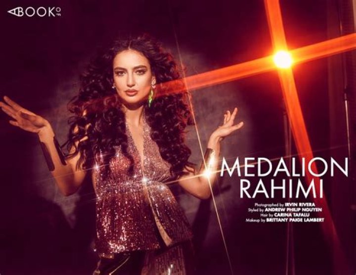 Medalion Rahimi during her shoot (Source MovieStillsDB)