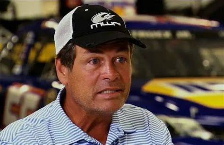 Michael Waltrip Net Worth 2024