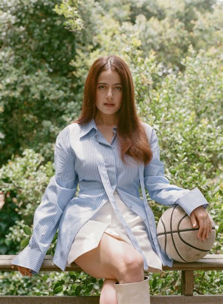 Molly Gordon's Partner The Actress Is Long Done with Her 'Bad Boy Phase'