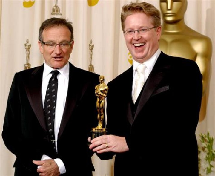 Oscars Rewind &mdash; 2004 Tim Robbins stands tall(est) with win Los