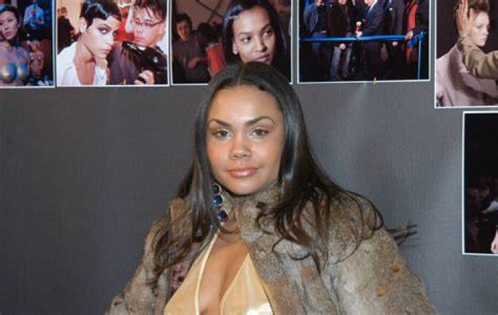 Sara Stokes posing in her car (Source Getty Images)