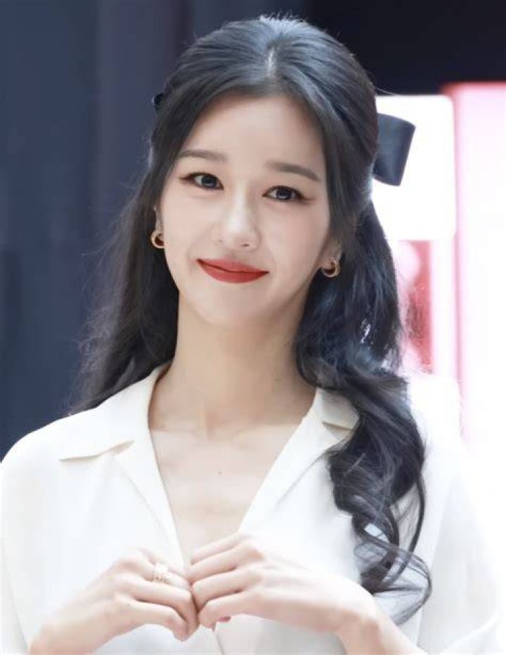 Seo Yea Ji