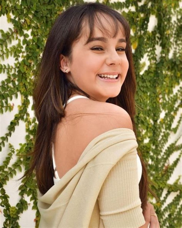 Sienna Belle - Career, Bio, Single, Age, Net Worth, Height, Facts