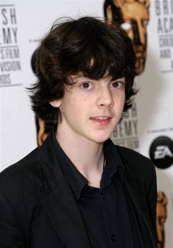 Skandar Keynes Net Worth Wiki, Age, Weight and Height, Relationships, Family, and More Luxlux