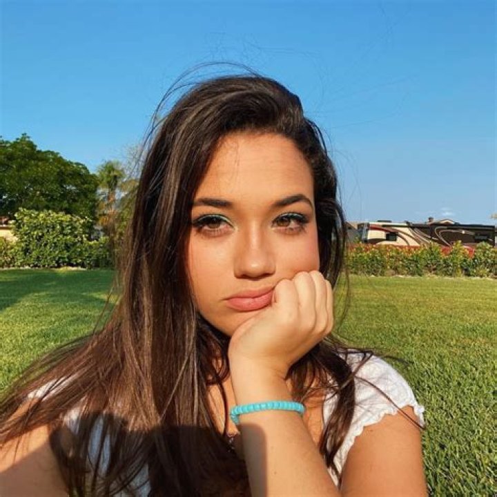 Sofia Gomez 9GAG