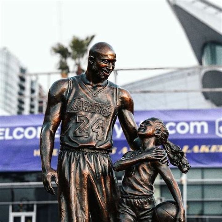 Statue honors Kobe Bryant, daughter Gianna at Calabasas crash site