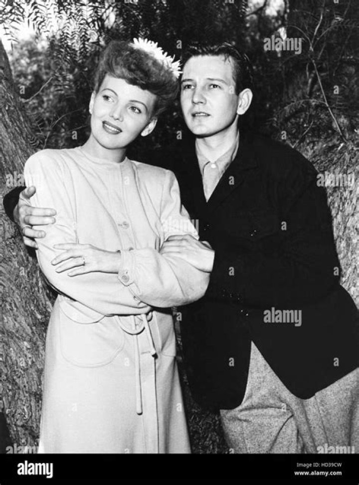 Tom Drake, right, and his wife, singer Christopher Curtis, (aka Isabelle Dunn), 1945 Stock Photo