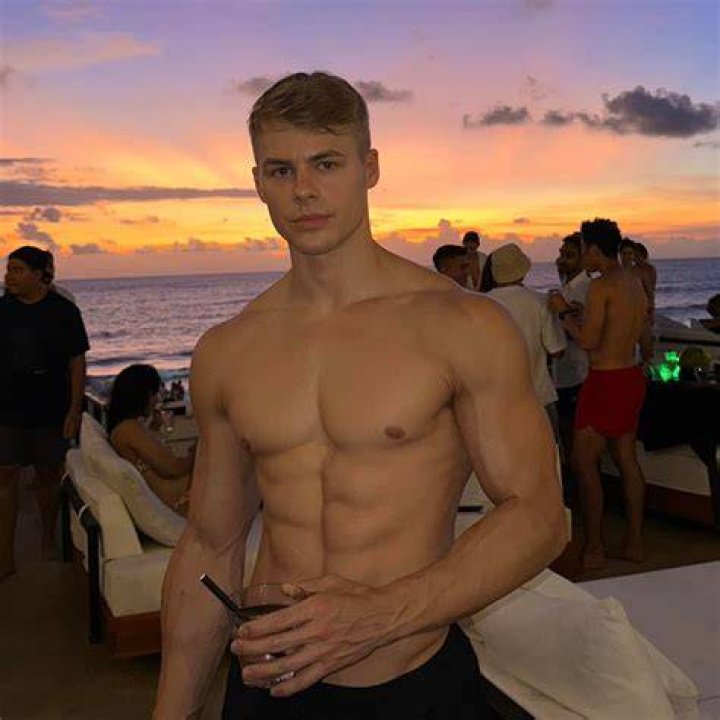TW Pornstars JJ Knight. Twitter. 133 AM 1 Dec 2021