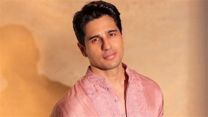 Unraveling The Truth: Siddharth Malhotra & Manish Malhotra's Connection Revealed