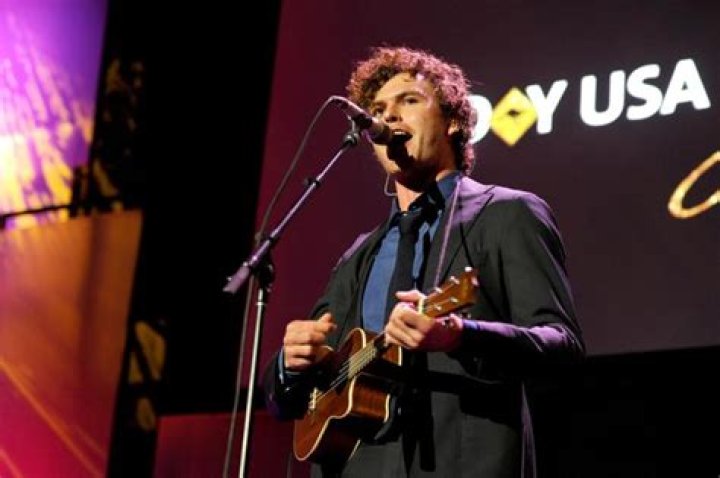 Vance Joy.jpg
