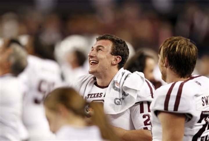 VIDEO Sarah Savage Johnny Manziel's Girlfriend (Bio, photos, Wiki) Sarah savage, Johnny