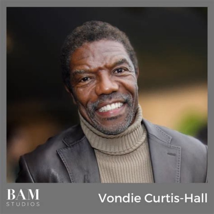 Vondie Curtis Hall