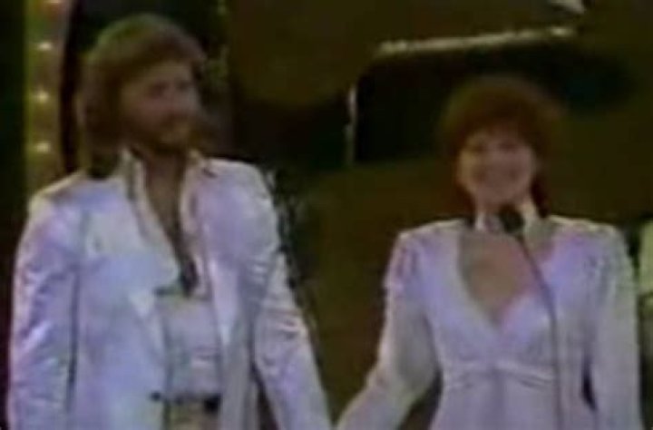 When Barry Gibb tenderly kissed Barbra Streisand live on stage at the 1981 Grammy... Smooth